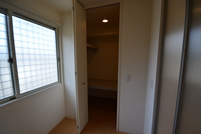 物件内観写真9　(収納)