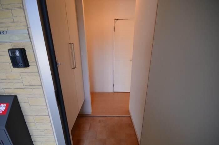 物件内観写真10　(玄関)