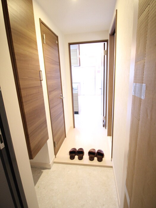 物件内観写真7　(玄関)