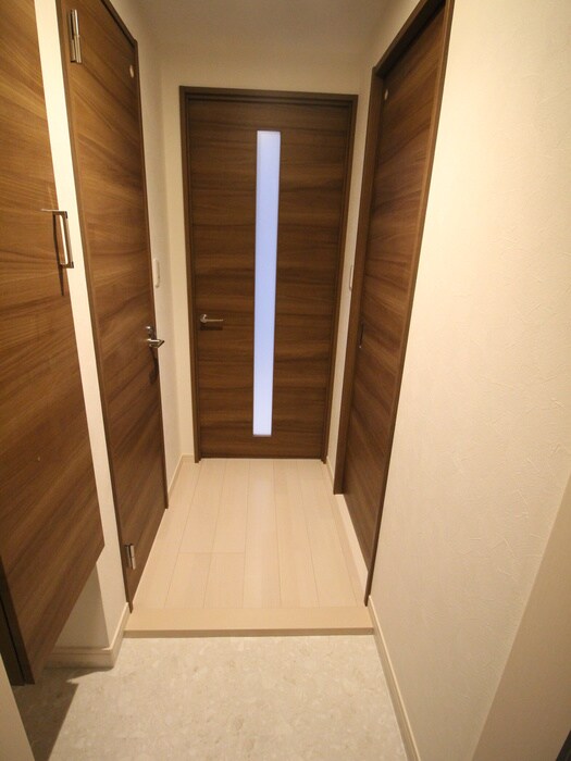 物件内観写真7　(玄関)
