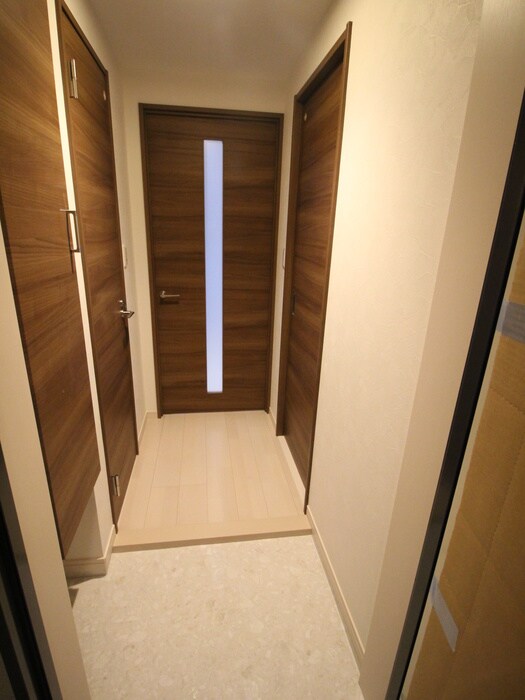 物件内観写真10　(玄関)