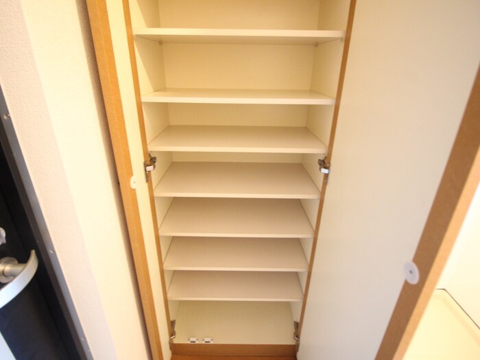 物件内観写真15　(靴箱)