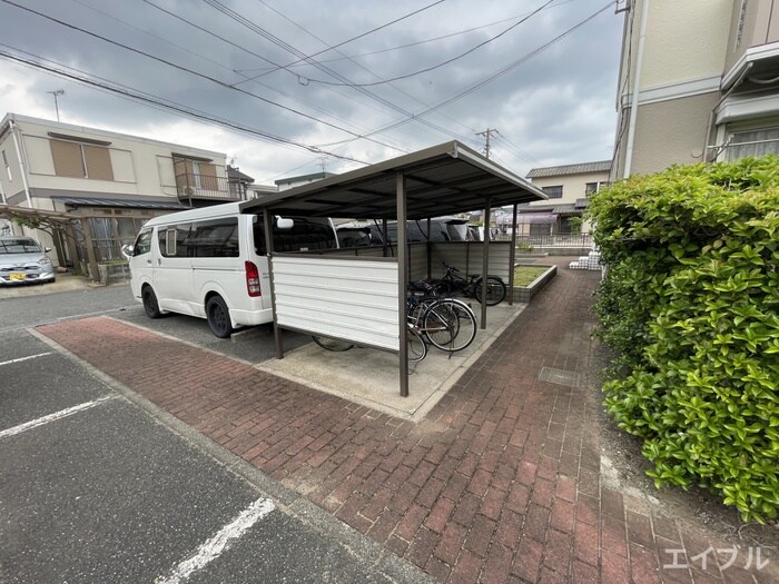 物件外観写真3　(駐輪場)