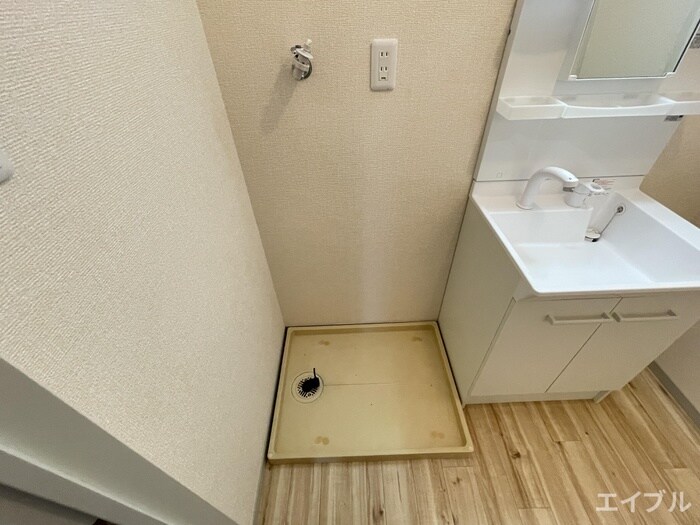 物件内観写真15　(洗濯機置場)