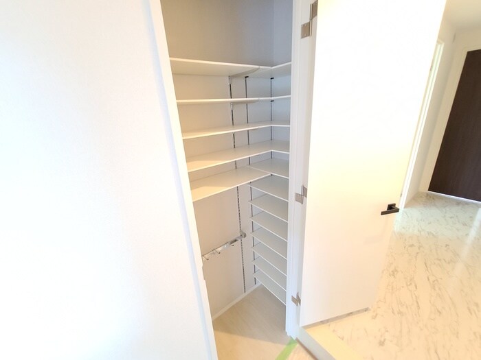 物件内観写真8　(靴箱)