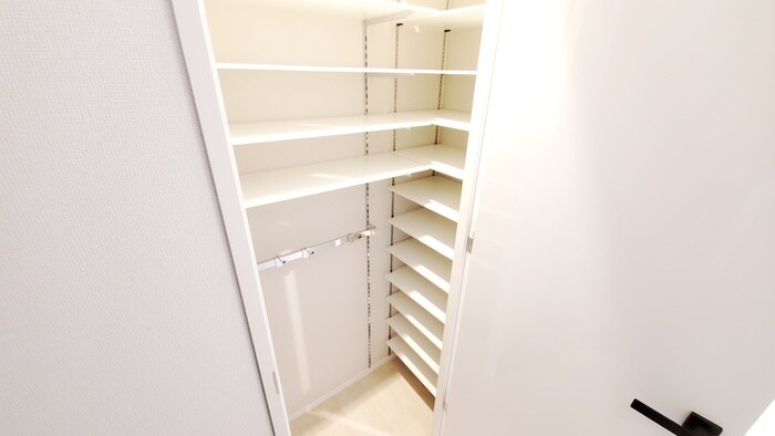 物件内観写真8　(収納)