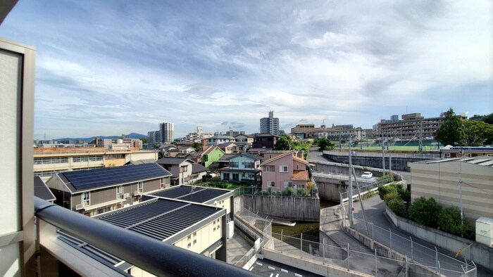 物件内観写真16　(室内からの展望)