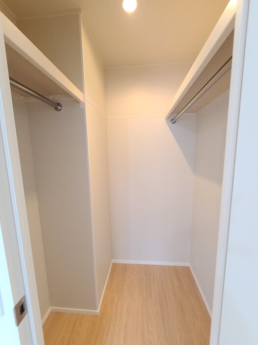 物件内観写真18　(収納)