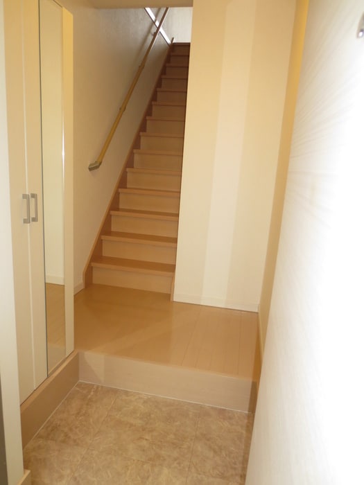 物件内観写真13　(玄関)