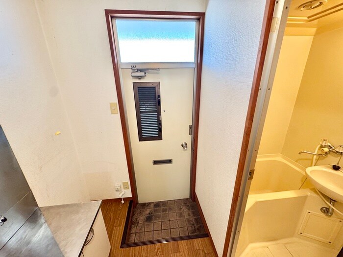 物件内観写真14　(玄関)