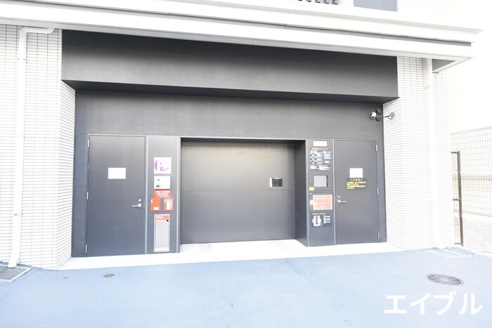 物件外観写真4　(駐車場)