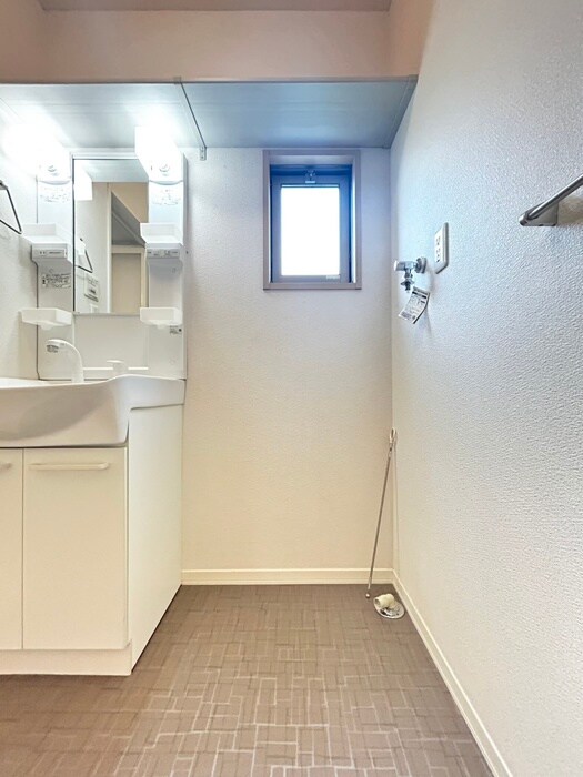 物件内観写真7　(洗濯機置場)