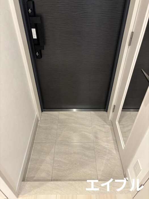 物件内観写真13　(玄関)