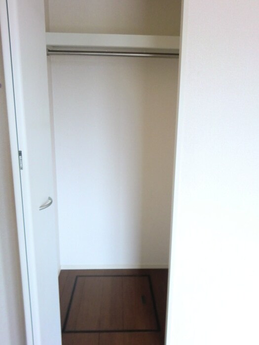 物件内観写真8　(収納)