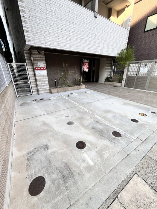 物件外観写真5　(駐車場)