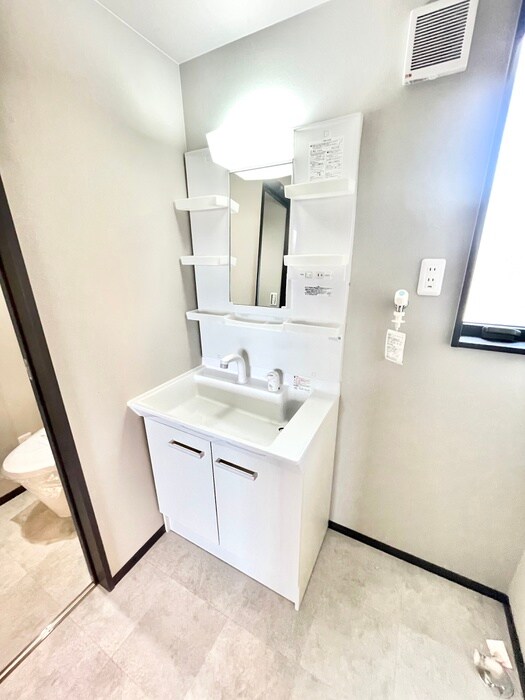 物件内観写真9　(洗面)