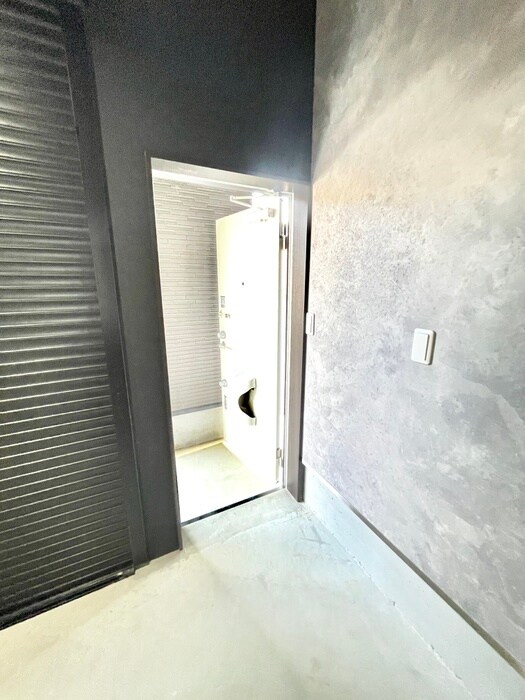 物件内観写真10　(玄関)