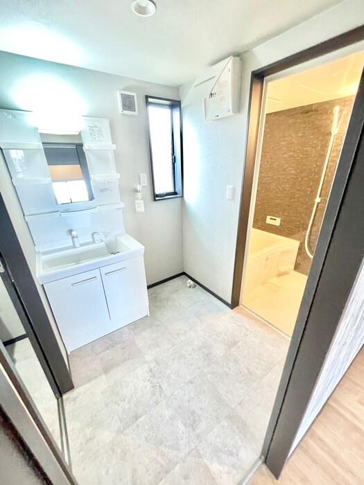 物件内観写真18　(洗濯機置場)