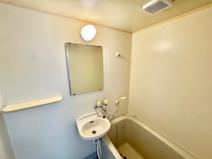 物件内観写真8　(洗面)