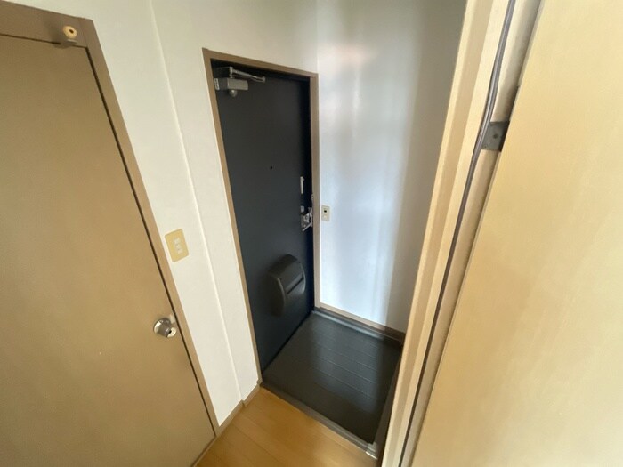 物件内観写真10　(玄関)