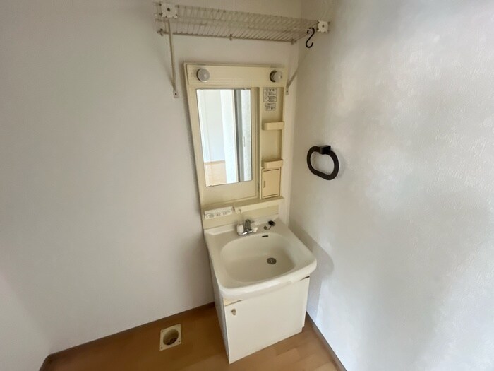 物件内観写真11　(洗面)