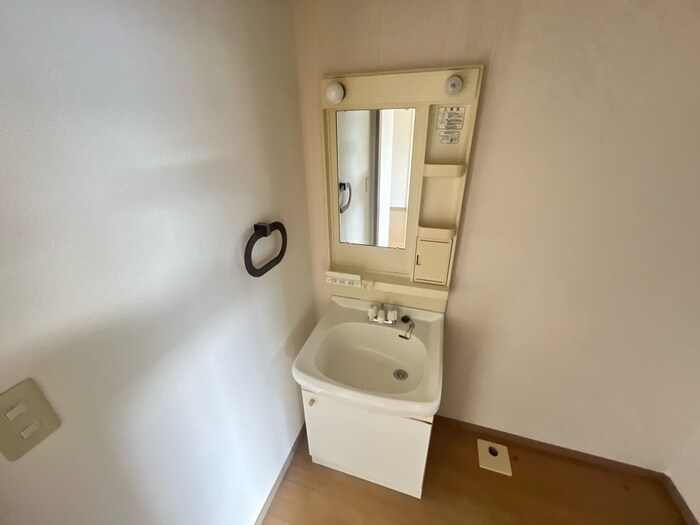 物件内観写真11　(洗面)