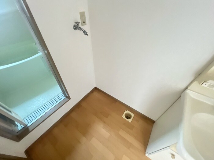 物件内観写真14　(洗濯機置場)