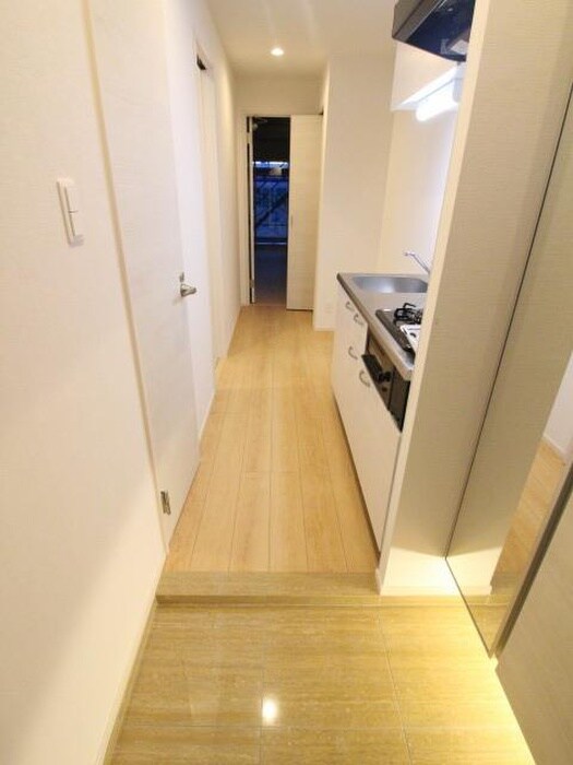 物件内観写真7　(玄関)