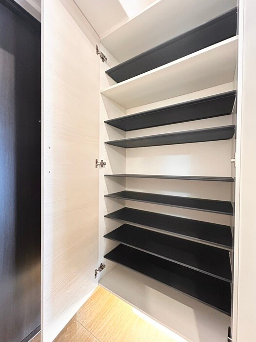 物件内観写真8　(靴箱)