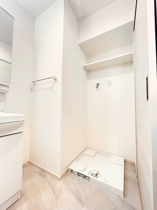 物件内観写真10　(洗濯機置場)