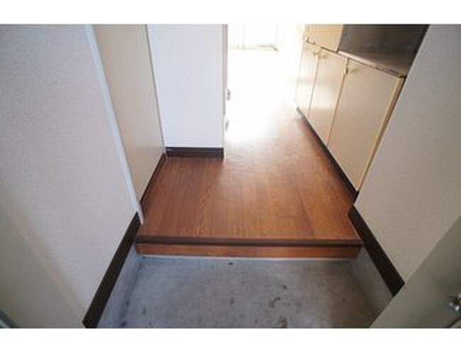 物件内観写真12　(玄関)