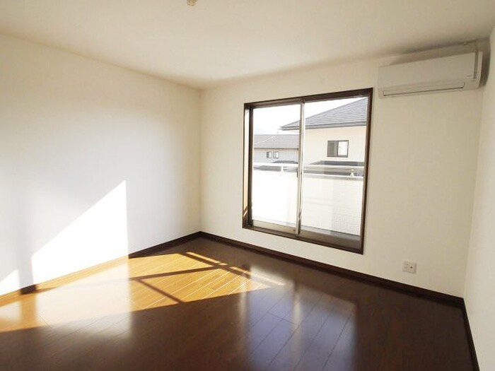 物件内観写真4　(居室)