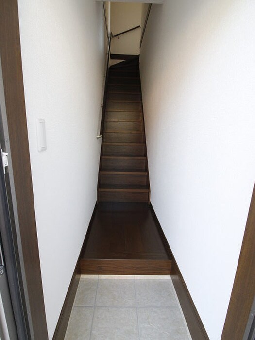 物件内観写真7　(玄関)