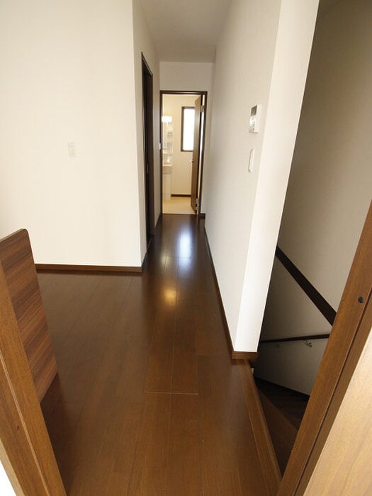 物件内観写真14　(廊下)