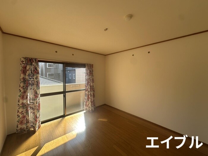 物件内観写真8　(居室)