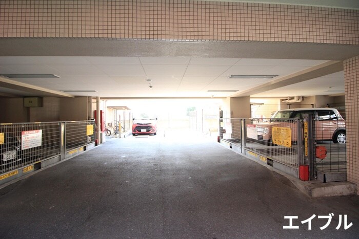 物件外観写真4　(駐車場)