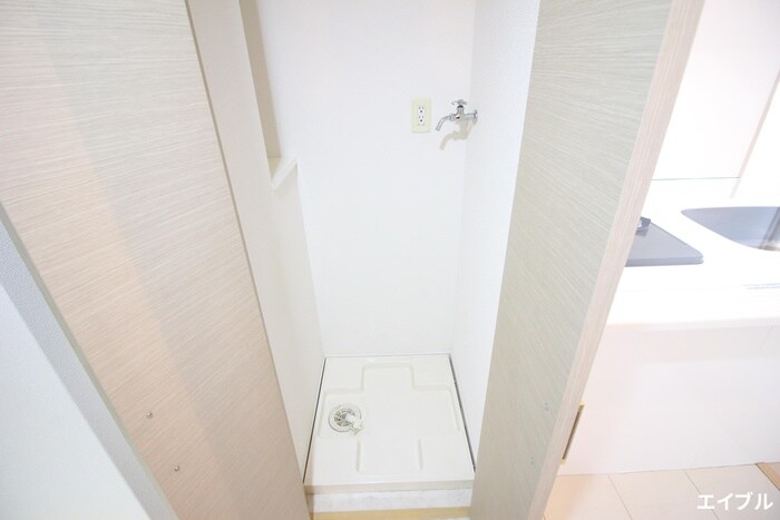 物件内観写真12　(洗濯機置場)