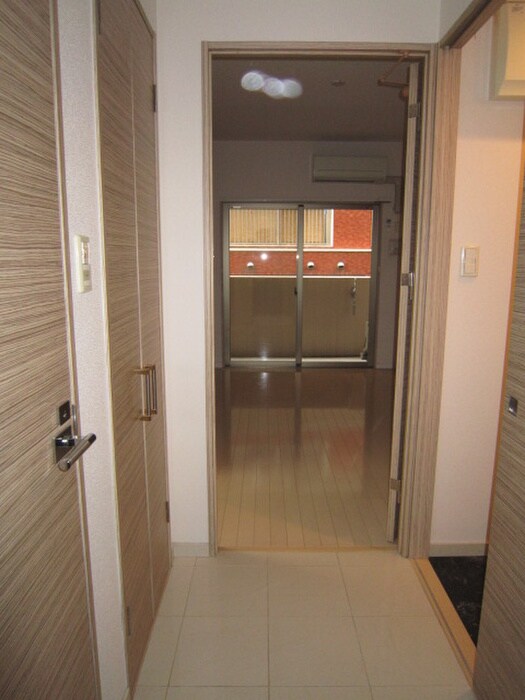 物件内観写真16　(廊下)