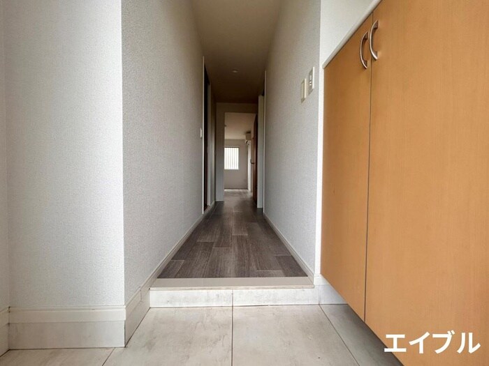 物件内観写真10　(玄関)
