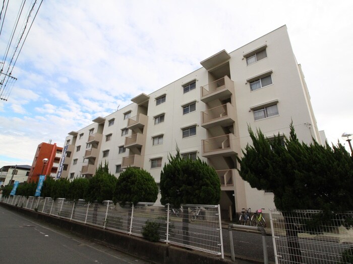 物件外観写真6　(エントランス部分)