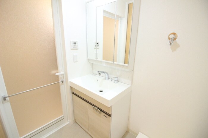 物件内観写真9　(洗面)