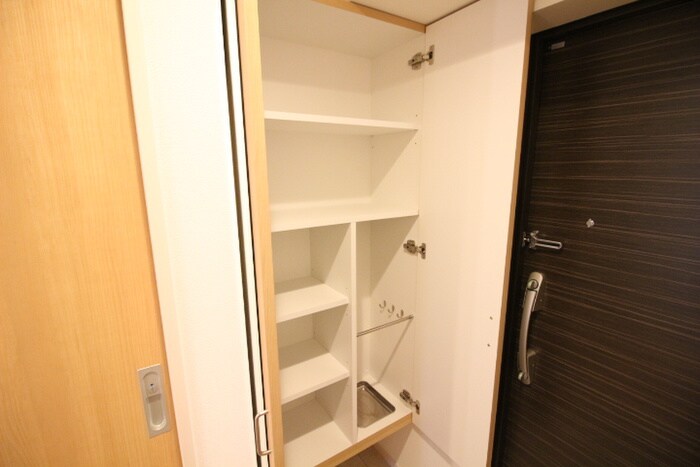 物件内観写真18　(靴箱)