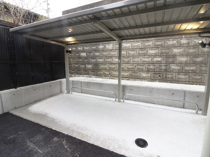 物件外観写真6　(駐輪場)