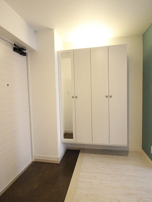 物件内観写真11　(玄関)