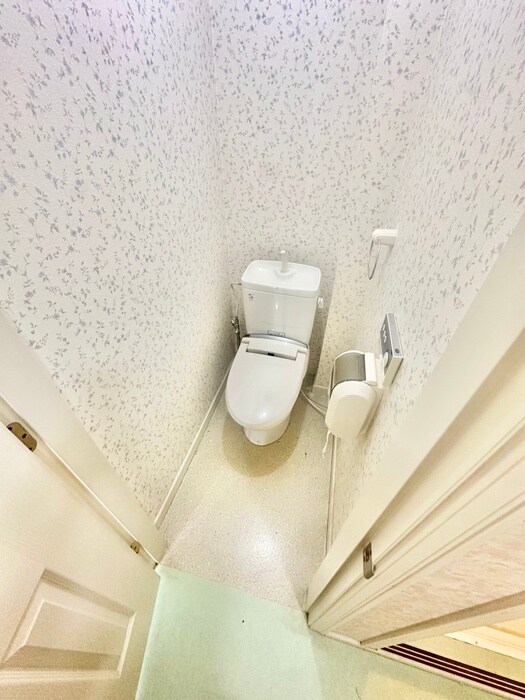 物件内観写真8　(トイレ)