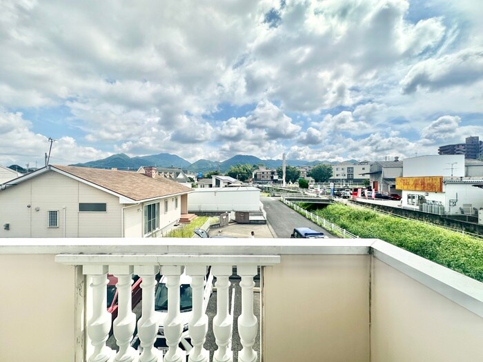 物件内観写真12　(室内からの展望)