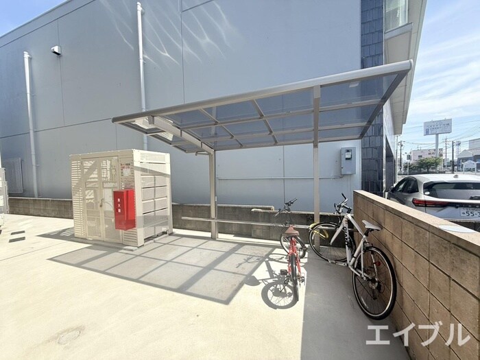 物件外観写真3　(駐輪場)