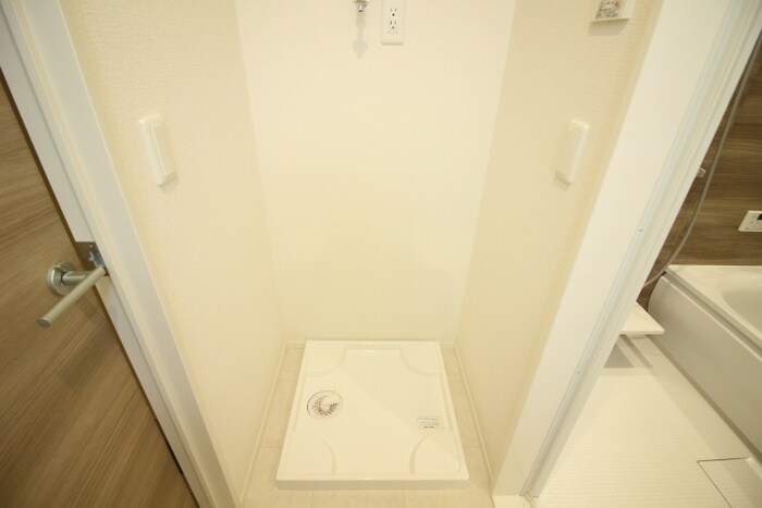 物件内観写真16　(洗濯機置場)