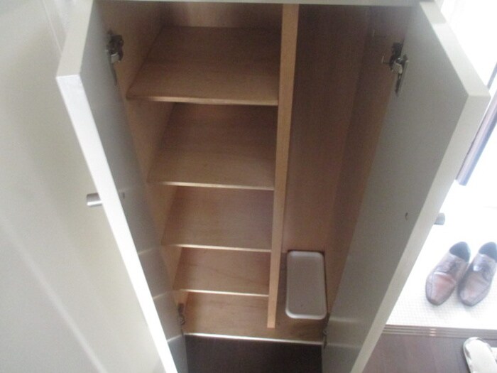 物件内観写真9　(靴箱)