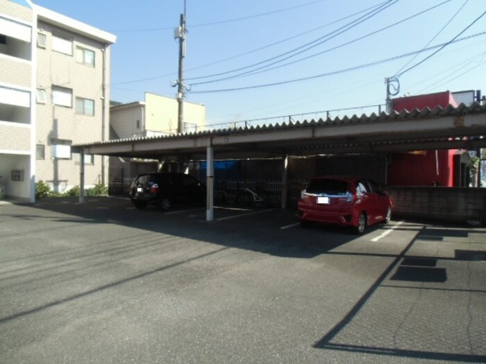 物件外観写真2　(駐車場)